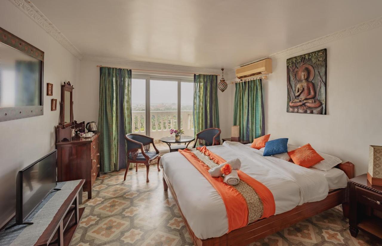 Ocean Suite Goa Dona Paula Buitenkant foto