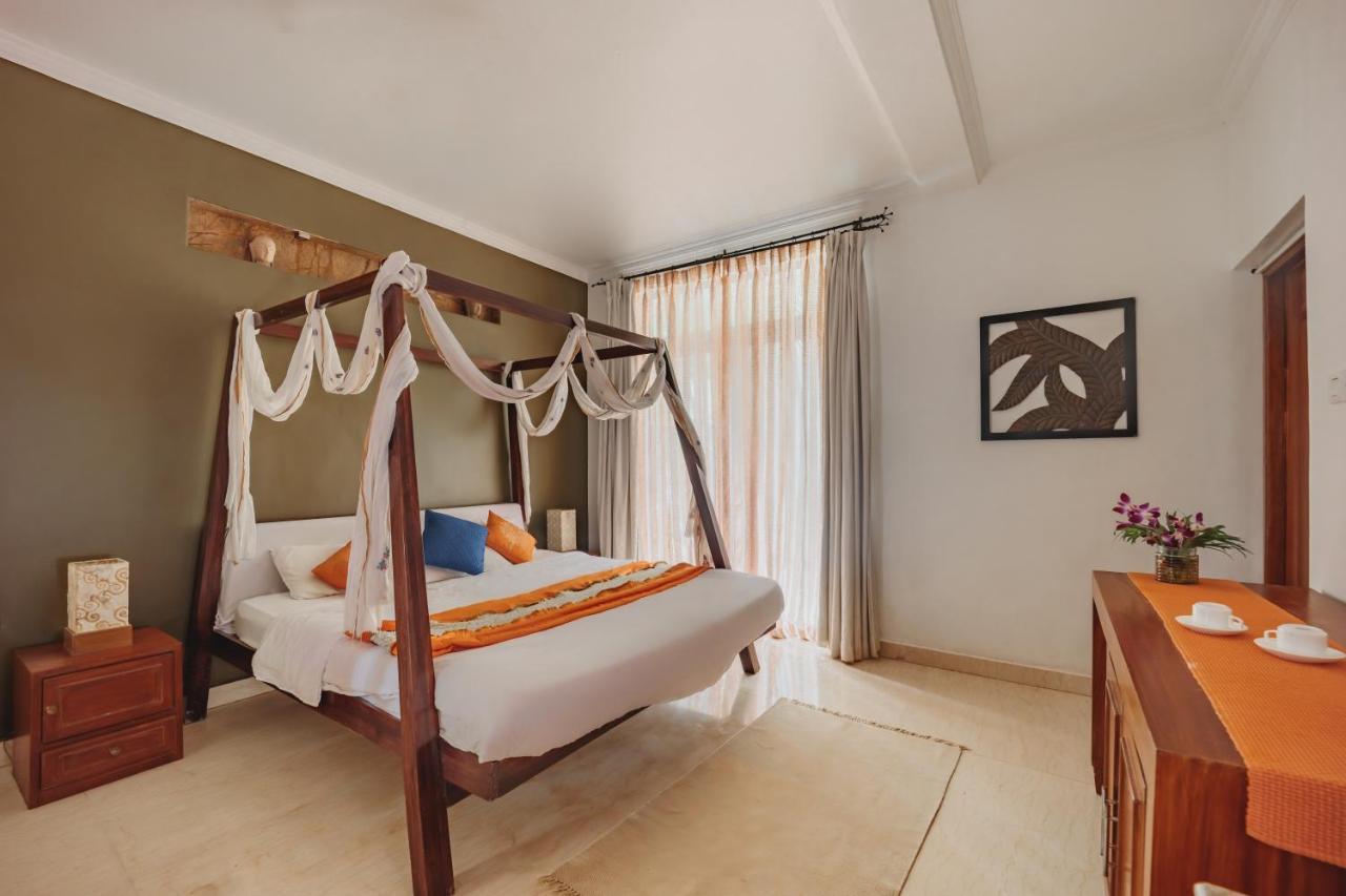 Ocean Suite Goa Dona Paula Buitenkant foto