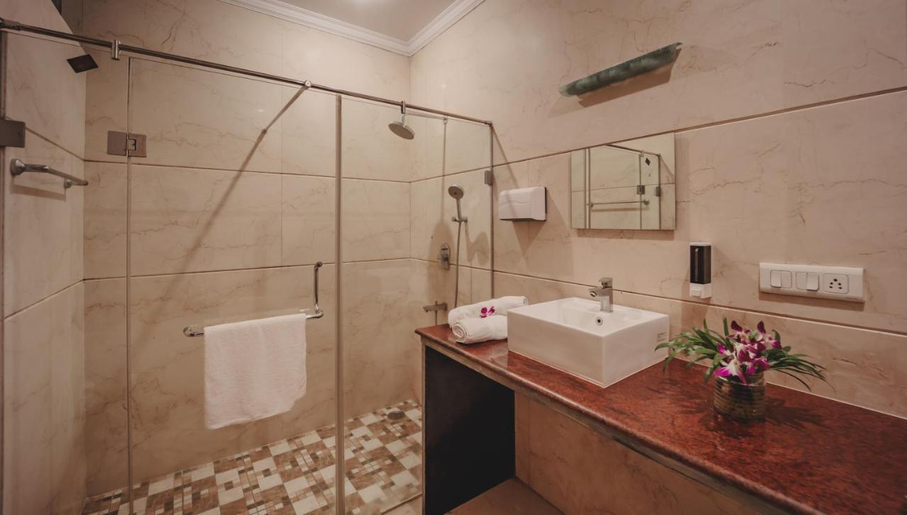 Ocean Suite Goa Dona Paula Buitenkant foto